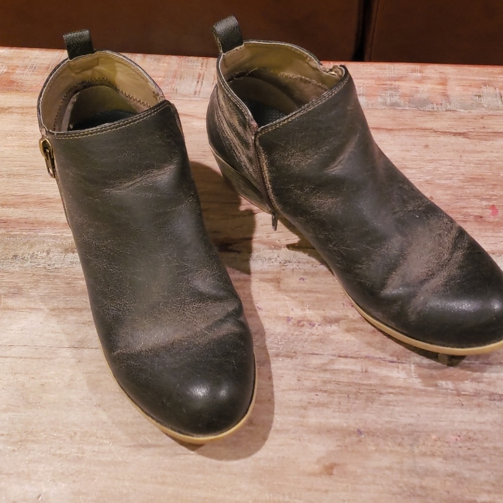 Women's Distressed ankle boots